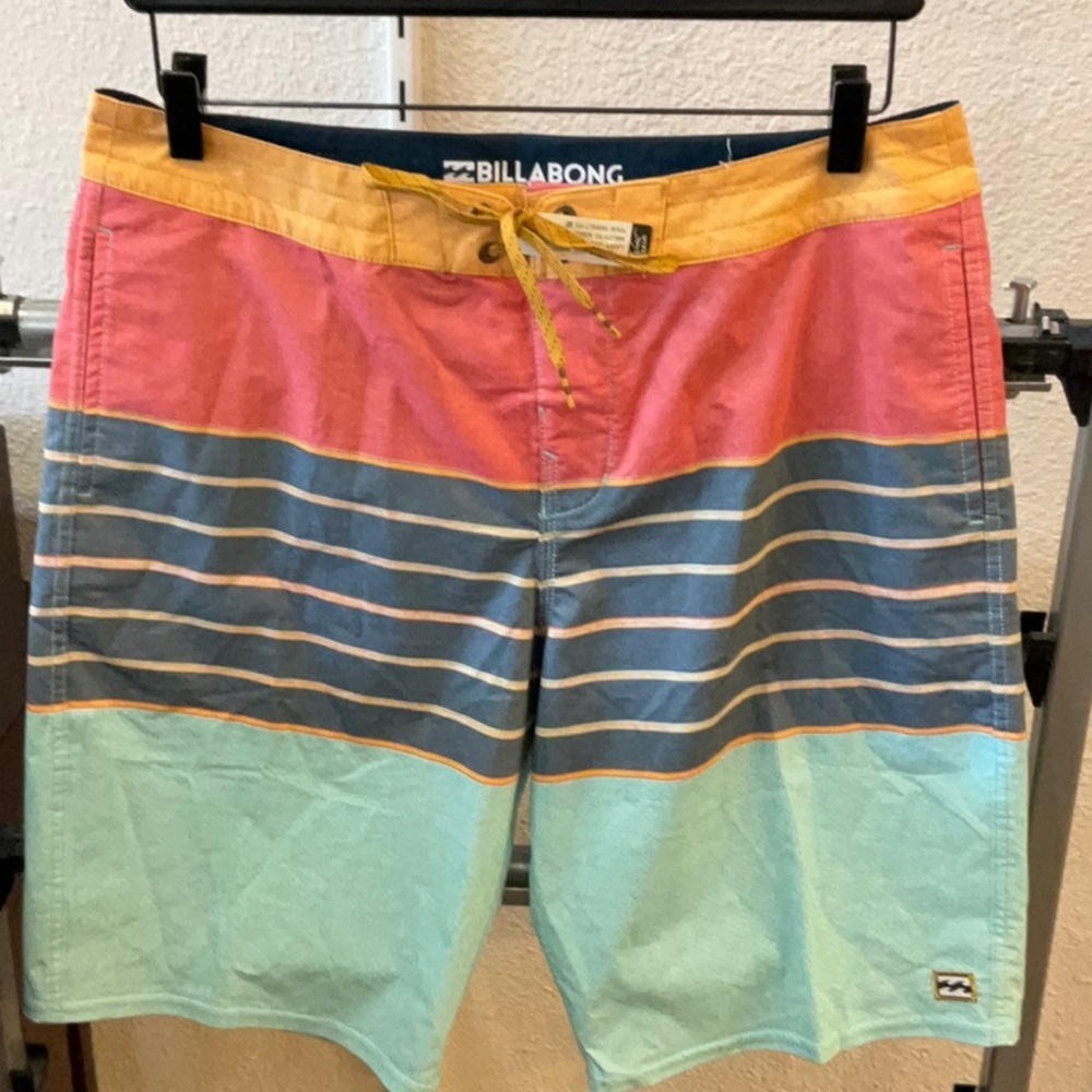 Billabong Men’s Board Short